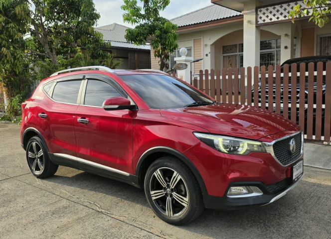 รถ MG ZS 1.5 X สี แดง