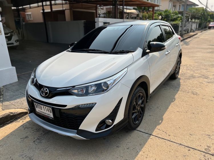 Toyota Yaris 2020 1.2 High Cross Sedan เบนซิน ไม่ติดแก๊ส เกียร์อัตโนมัติ ขาว รูปที่ 3