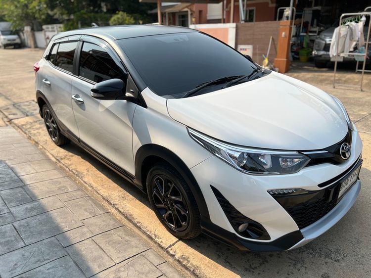 Toyota Yaris 2020 1.2 High Cross Sedan เบนซิน ไม่ติดแก๊ส เกียร์อัตโนมัติ ขาว รูปที่ 2