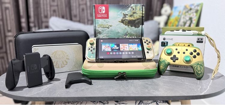เกมส์นินเทนโด และอุปกรณ์ Nintendo Switch OLED รุ่น Limited Zelda