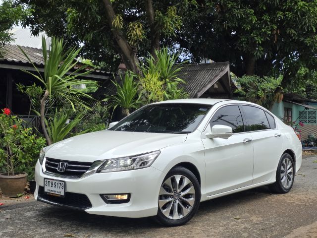 รถ Honda Accord 2.4 EL i-VTEC สี ขาว