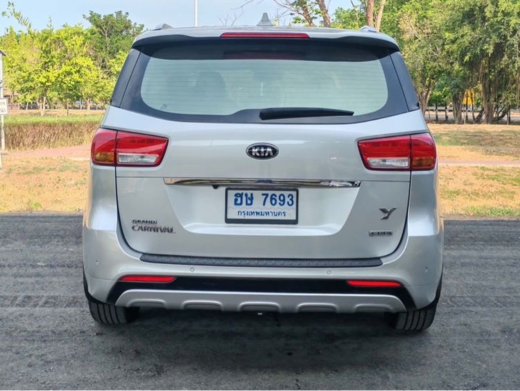 Kia Grand Carnival 2017 2.2 EX Van ดีเซล ไม่ติดแก๊ส เกียร์อัตโนมัติ เทา รูปที่ 3