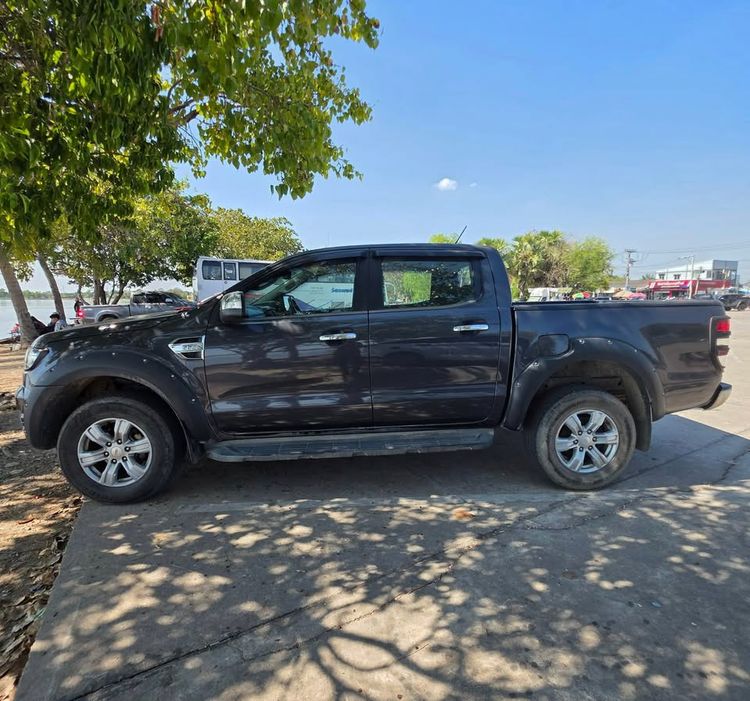 Ford Ranger 2018 2.2 XLT Pickup ดีเซล เกียร์ธรรมดา เทา