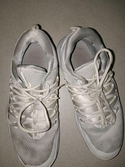 ส่งต่อรองเท้า Nike