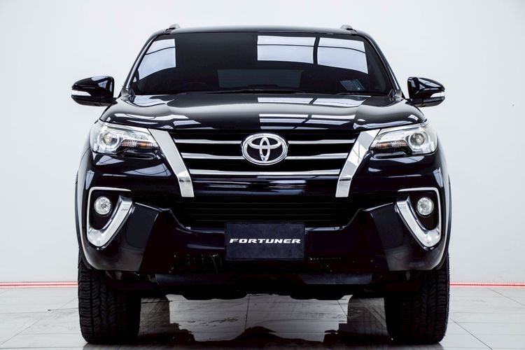 Toyota Fortuner 2015 2.4 V Utility-car ดีเซล ไม่ติดแก๊ส เกียร์อัตโนมัติ ดำ รูปที่ 4