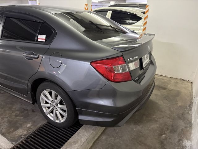 Honda Civic 2012 1.8 E i-VTEC Sedan เบนซิน ไม่ติดแก๊ส เกียร์อัตโนมัติ เทา รูปที่ 2