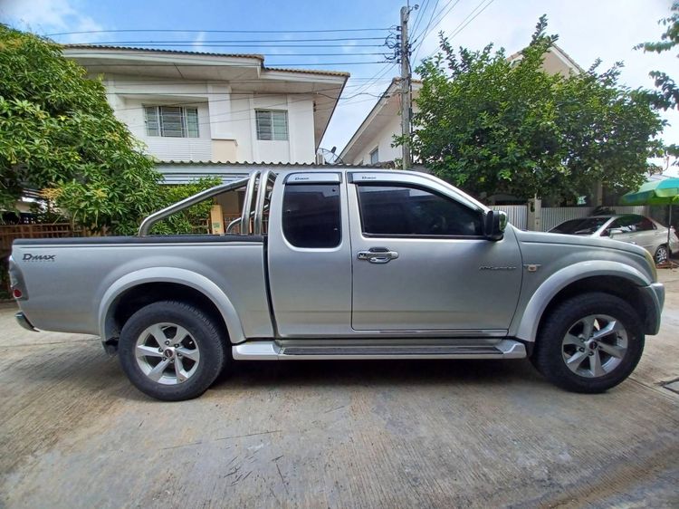 รถ Isuzu TFR ปี 91-97 2.5 Space Cab สี บรอนซ์เงิน