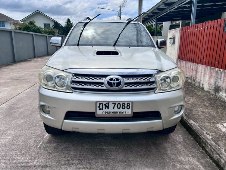 Toyota Fortuner 2010 3.0 V Utility-car ดีเซล ไม่ติดแก๊ส เกียร์อัตโนมัติ เทา