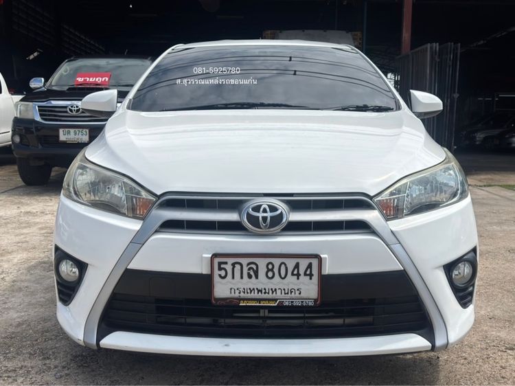 รถ Toyota Yaris 1.2 E สี ขาว