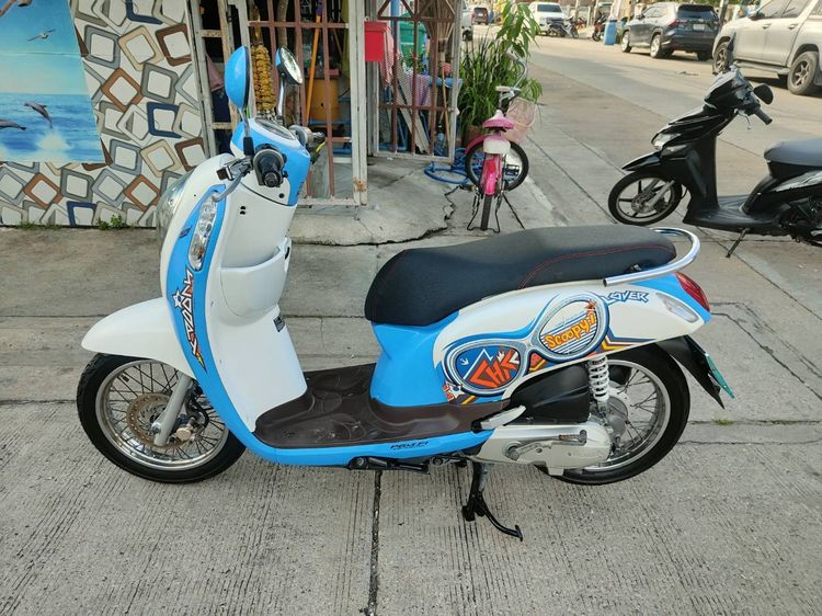 🛵ยังไงก็ขาย SCOOPY-i ปี 56 เครื่องดี สีสวย สตาร์ทมือ เล่มชุดโอนครบ+เปลี่ยนถ่ายน้ำมันเครื่องฟรี ส่งฟรี30 ก.ม รูปที่ 2