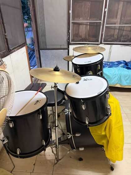 ขายกลองชุด Drums ซื้อมาใช้ไปครั้งเดียว เก็บคลุมผ้าอย่างดี ไม่รั่วไม่แตก ราคาต่อรองได้ รูปที่ 2