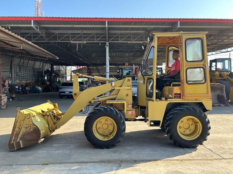 รถตักล้อยาง MITSUBISHI  รุ่น WS300 บุ้งกี๋ 0.5 คิว ยกสูง 3 เมตร รถเก่านอกนำเข้า  รูปที่ 2