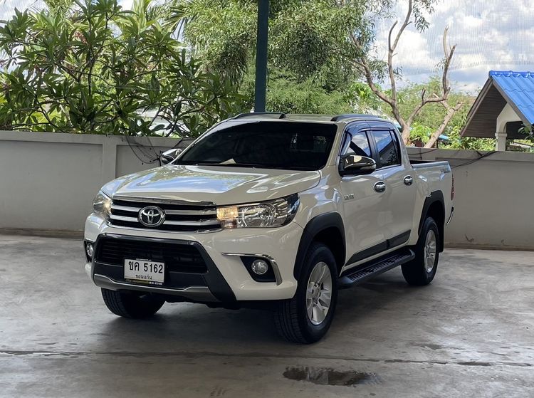 รถ Toyota Hilux Revo 2.4 E Prerunner สี ขาว