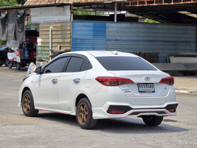 Toyota Yaris ATIV 2020 1.2 Sport Premium Sedan เบนซิน ไม่ติดแก๊ส เกียร์อัตโนมัติ ขาว รูปที่ 3