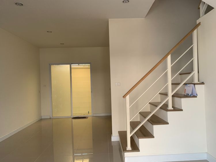 Pruksa ไม่มี 2015 🏡 ทาวน์เฮ้าส์ 2 ชั้น วิลเลตไลท์ พัฒนาการ 38 🎇 3 นอน 2 น้ำ บ้านสวย ทำเลดี หมู่บ้านเงียบสงบ🌿 ปลอดภัย ราคาพิเศษ✅ รูปที่ 2