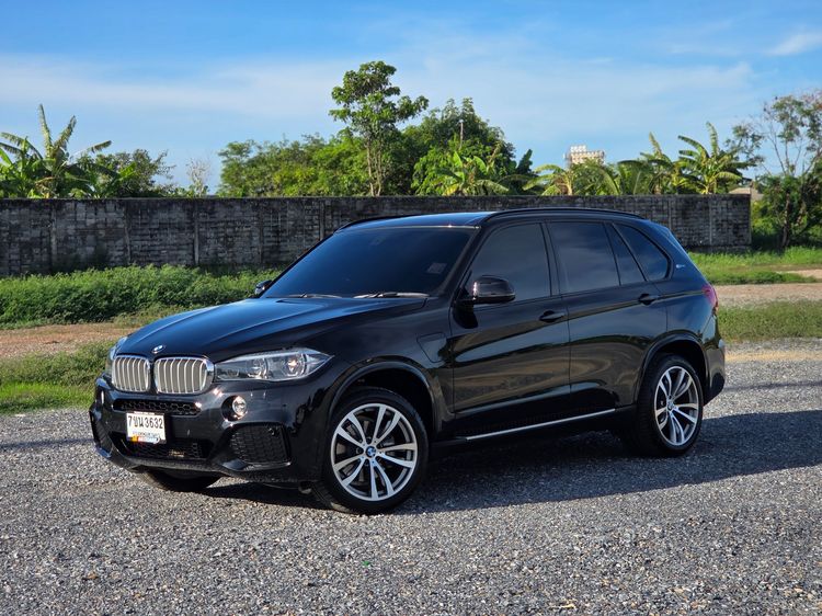รถ BMW X5 2.0 xDrive40e M Sport 4WD สี ดำ