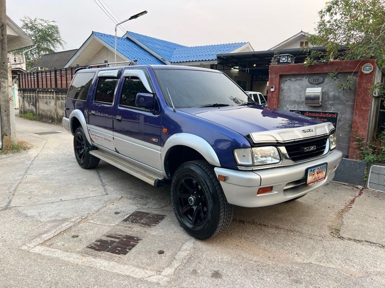 รถ Isuzu Adventure รุ่นย่อยอื่นๆ สี น้ำเงิน