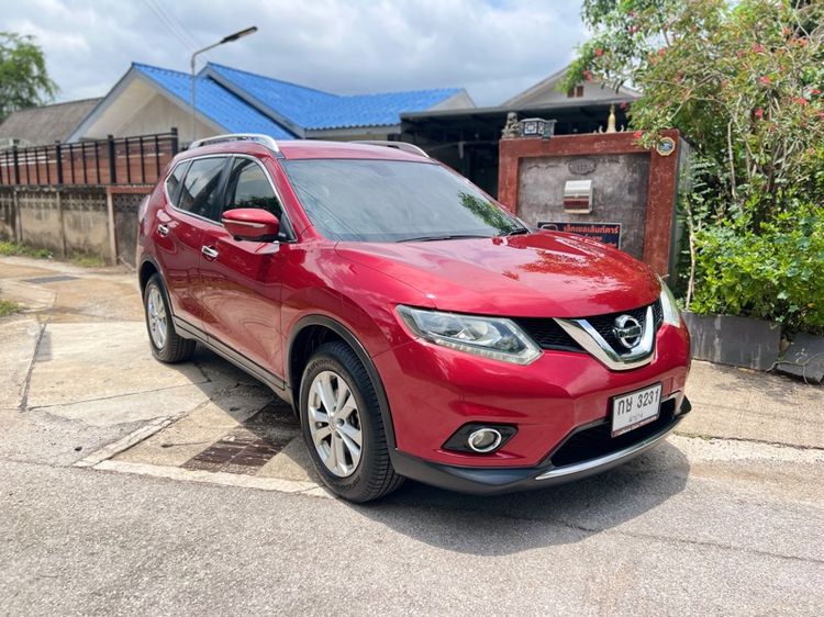 Nissan X-Trail 2016 2.0 V 4WD Sedan เบนซิน ไม่ติดแก๊ส เกียร์อัตโนมัติ แดง