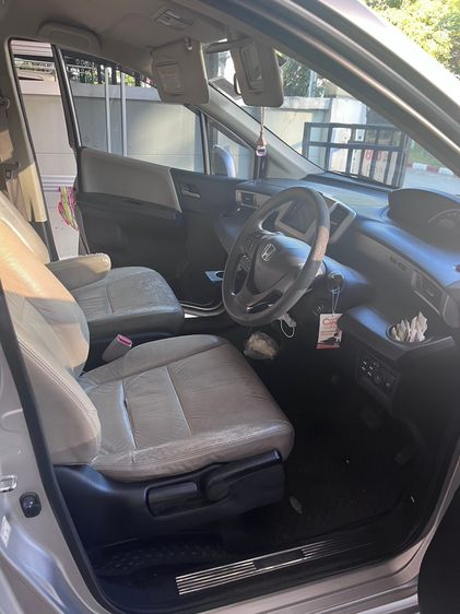 Honda Freed 2013 1.5 E Sedan เบนซิน ไม่ติดแก๊ส เกียร์อัตโนมัติ เทา รูปที่ 3