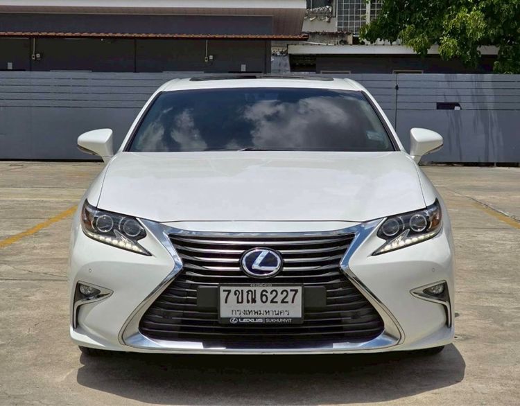 รถ Lexus ES300h 2.5 Grand Luxury สี ขาว