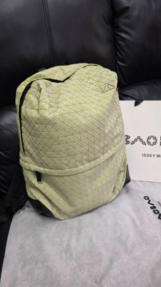 อื่นๆ อื่นๆ ไม่ระบุ BAO BAO ISSEY MIYAKE Backpack ลายเรขาคณิต สีขาวครีมเส้นเหลือง ถุงผ้าและถุงกระดาษครบ