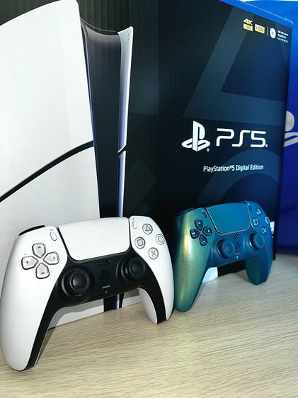 Sony PlayStation 5 Digital Edition + 2 Controllers