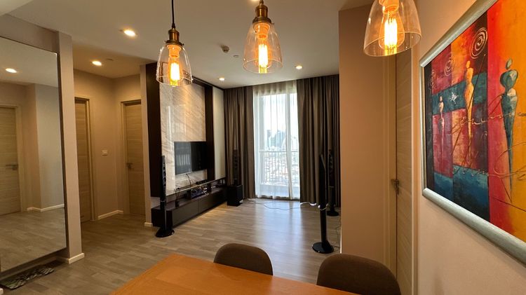 The Room Sathorn-St.Louis
