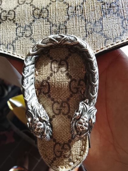 🔥 Gucci Dionysus GG Supreme สวยหรู ดูแพงมาก
สายโซ่เงิน  ภายในกำมะหยี่แดง รุ่นฮิตตลอดกาล  รูปที่ 7
