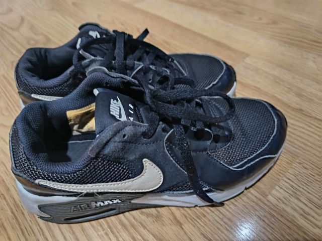 รองเท้า Nike Air เด็กชาย สีดำ รูปที่ 2
