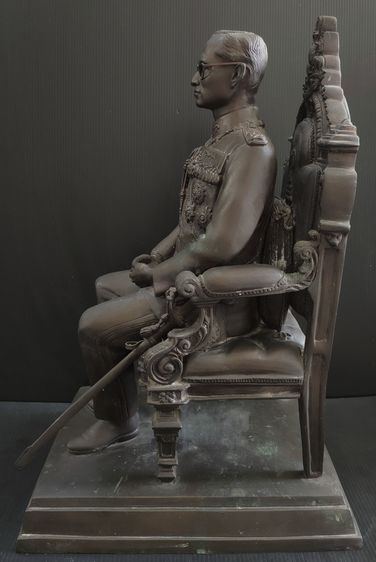 พระบรมรูป  รัชกาลที่ ๙  วัดอรุณราชวราราม รูปที่ 7