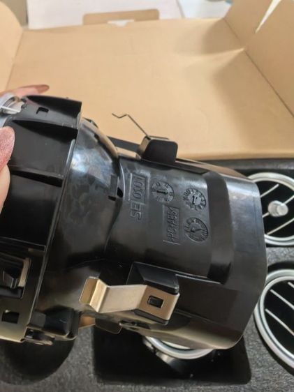 ช่องแอร์ benz w205 c300 มือสองถอดจากรถ รูปที่ 3