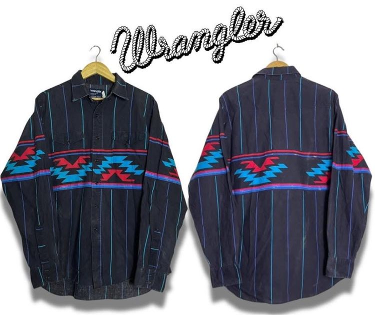 เสื้อเชิ้ต Wrengler แท้ 💯 size ขนาด อก 22.5 ยาว 29.5 นิ้ว สภาพดีมาก ดีเทลสวย เนื้อผ้าดีมากดีมาก หายากน่าสะสมครับ
