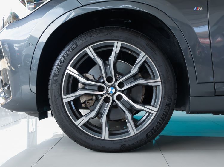 BMW X1 2021 2.0 sDrive20d M Sport Utility-car ดีเซล ไม่ติดแก๊ส เกียร์อัตโนมัติ เทา รูปที่ 4