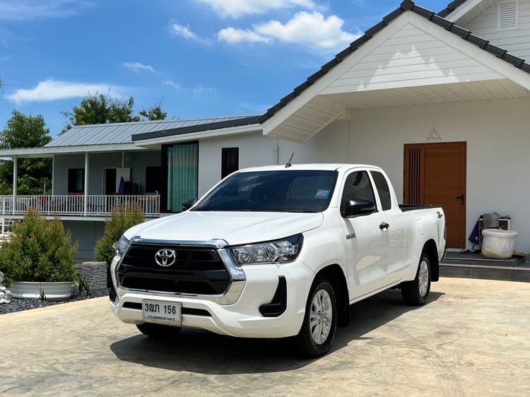 รถ Toyota Hilux Revo 2.4 Entry สี ขาว