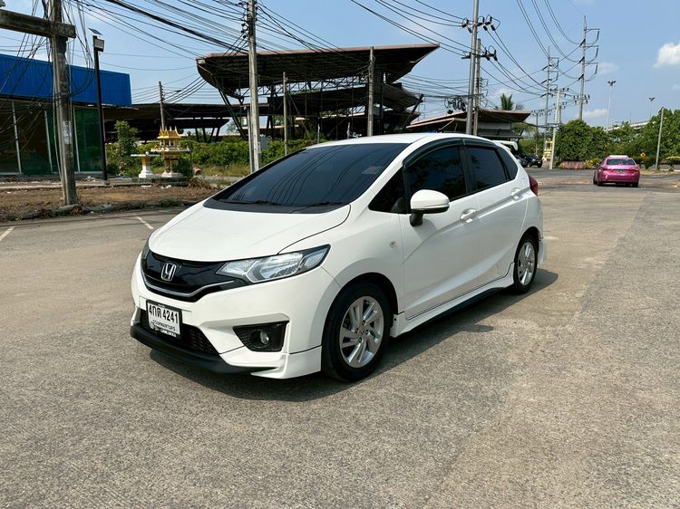 รถ Honda Jazz 1.5 V Plus i-VTEC สี ขาว