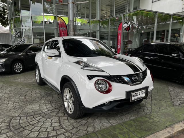 รถ Nissan Juke 1.6 V สี ขาว