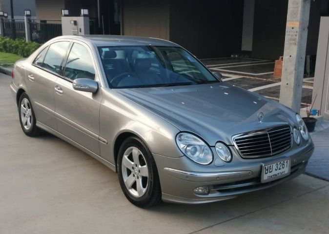 รถ Mercedes-Benz E-Class E240 สี เทา