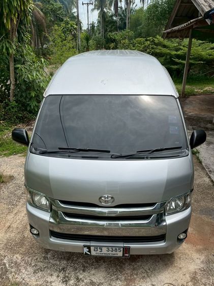 รถ Toyota Commuter 3.0 สี เทา