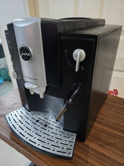 เครื่องชงกาแฟอัตโนมัติ  Jura Impressa E50