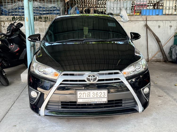 รถ Toyota Yaris 1.2 G สี ดำ