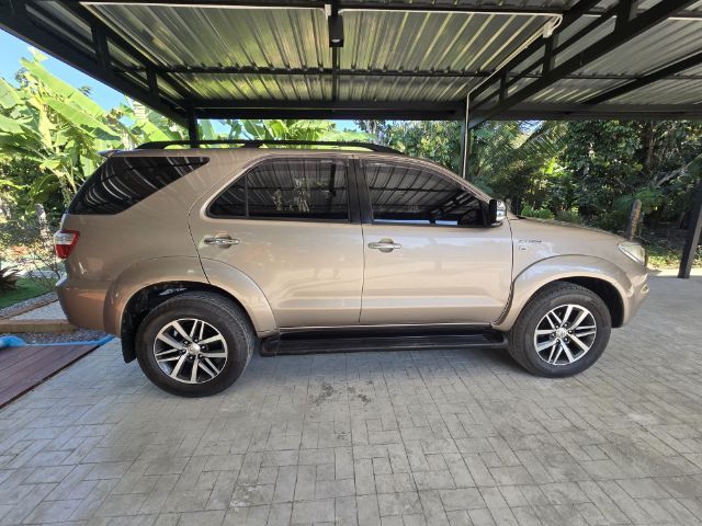 Toyota Fortuner 2010 2.7 V Van เบนซิน ไม่ติดแก๊ส เกียร์อัตโนมัติ บรอนซ์ทอง