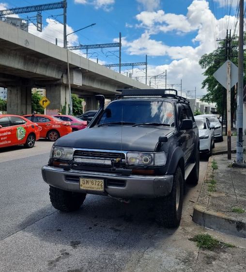 รถ Toyota Land Cruiser 4.5 VX Limited 4WD สี เขียว