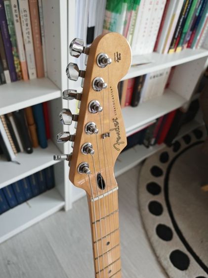 กีตาร์ไฟฟ้า Fender Player Stratocaster ผลิตในประเทศเม็กซิโก ปี 2021 รูปที่ 2