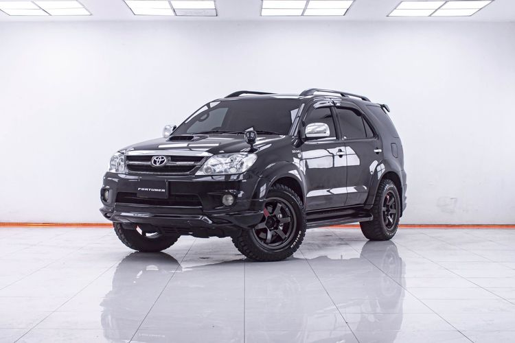 Toyota Fortuner 2008 3.0 V 4WD Utility-car ดีเซล ไม่ติดแก๊ส เกียร์อัตโนมัติ ดำ