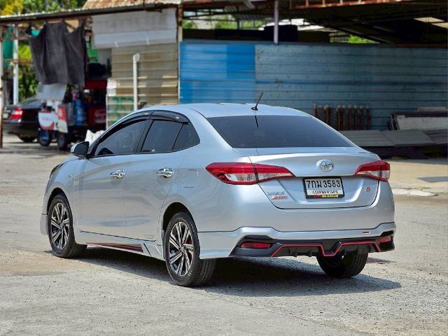 Toyota Yaris ATIV 2018 1.2 Sport Play Limited Edition Sedan เบนซิน ไม่ติดแก๊ส เกียร์อัตโนมัติ เทา รูปที่ 4