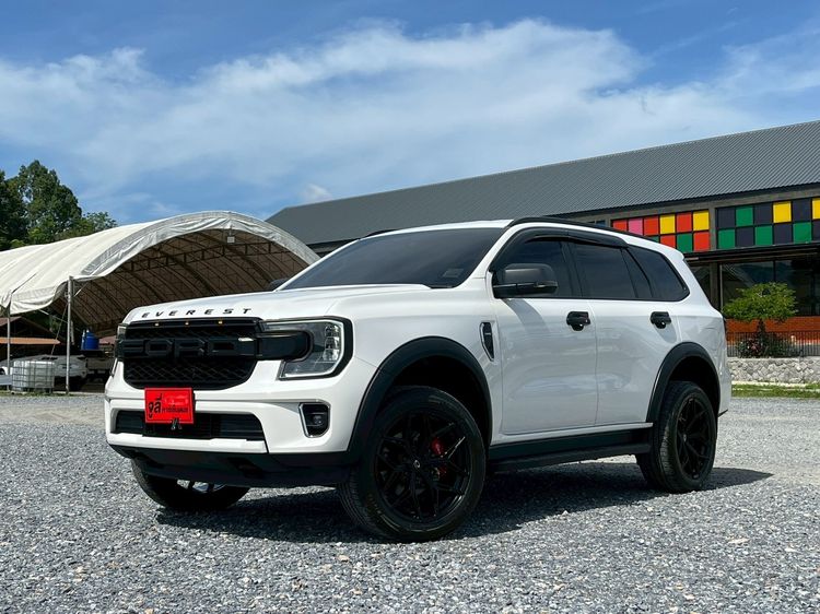 รถ Ford Everest 2.0 Trend สี ขาว