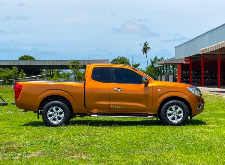 Nissan Navara 2017 2.5 E Pickup ดีเซล ไม่ติดแก๊ส เกียร์ธรรมดา ส้ม รูปที่ 4