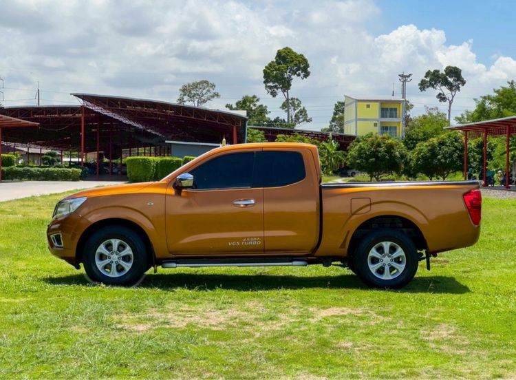 Nissan Navara 2017 2.5 E Pickup ดีเซล ไม่ติดแก๊ส เกียร์ธรรมดา ส้ม รูปที่ 2