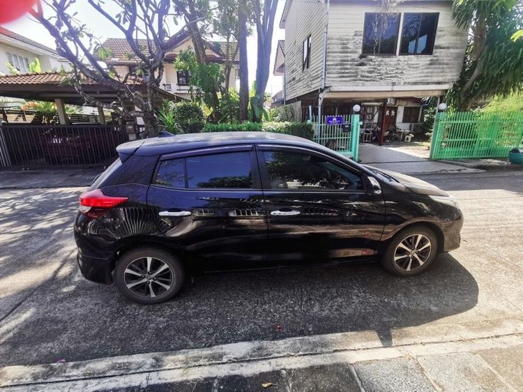 Toyota Yaris 2018 1.2 G Sedan เบนซิน ไม่ติดแก๊ส เกียร์อัตโนมัติ ดำ รูปที่ 4