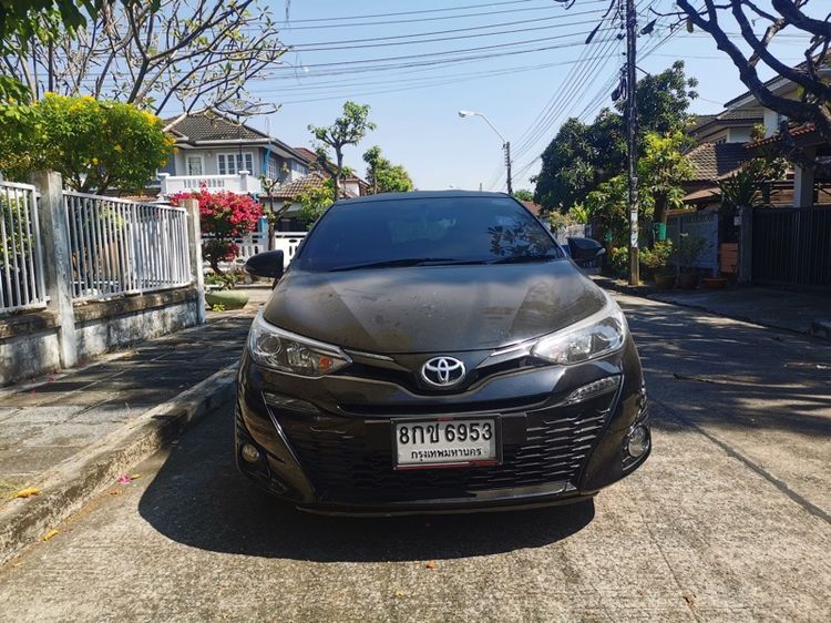 รถ Toyota Yaris 1.2 G สี ดำ